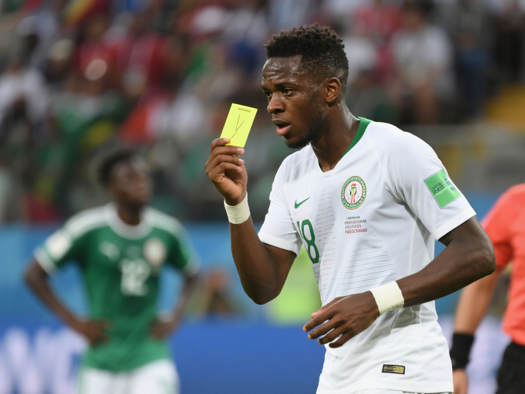 世界杯决赛黄牌累计规则:预选赛记录小组赛是否清零? 借鉴以往赛事的实际案例
在2018年俄