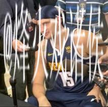 默里前三节高效表现：砍下21分2篮板3助攻，三分命中率达66%。